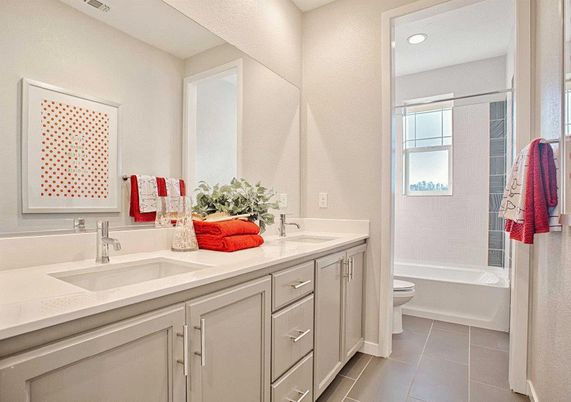 Bathroom, Dual Sink Vanities, Interior, Recessed Lighting