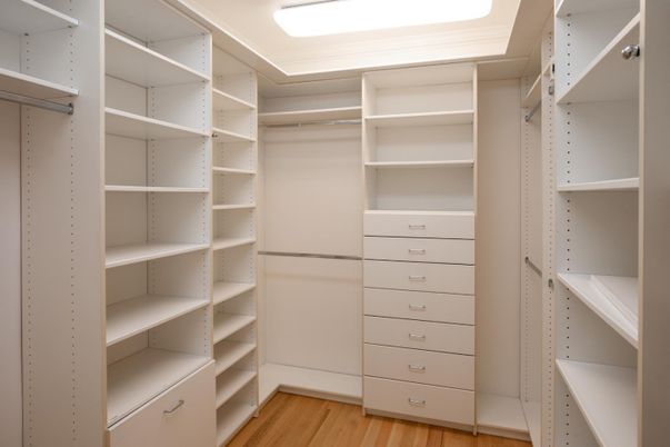 Interior, Walk-in Closets, Wood Texture Flooring
