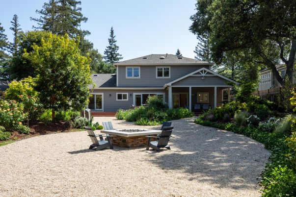 Backyard, Exterior, Facade, Split Level