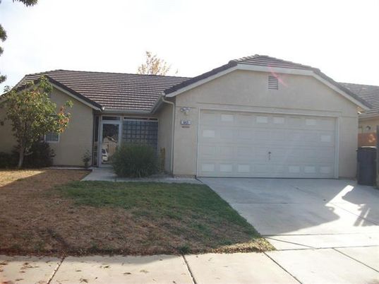 Attached, Exterior, Facade, Ranch