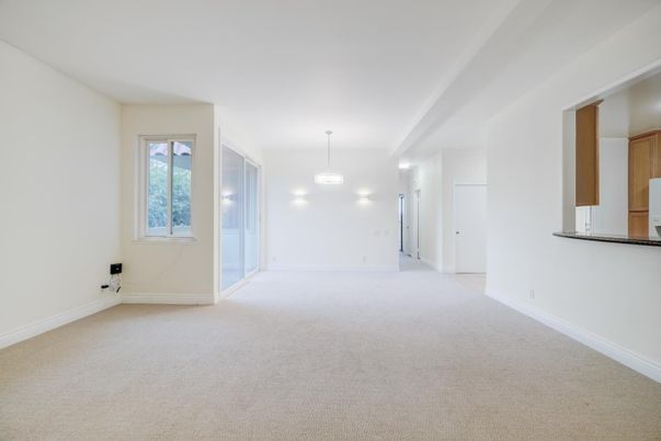 Empty room, Interior, Pendant Lights