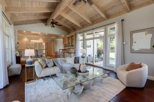 Dining room, Interior, Living room, Pendant Lights, Recessed Lighting, Wooden Beams, Wooden Ceilings, Wood Texture Flooring
