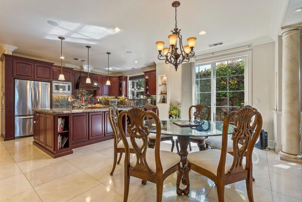 Chandelier, Dining room, Interior, Kitchen, Pendant Lights, Recessed Lighting, Stainless Steel Appliances