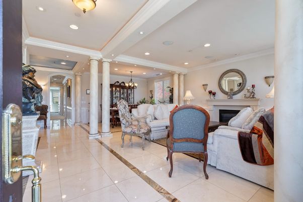 Chandelier, Fireplace, Interior, Living room, Recessed Lighting