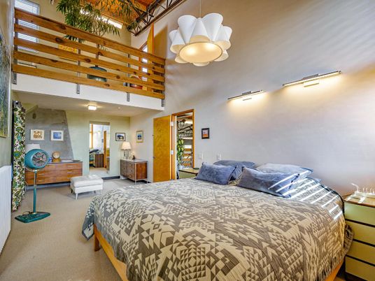 Bedroom, Interior, Pendant Lights