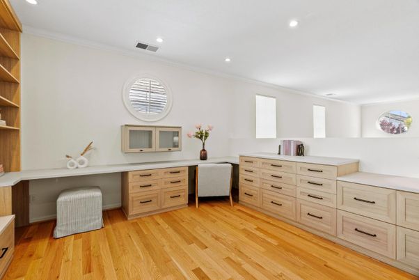 Home Office, Interior, Recessed Lighting, Wood Texture Flooring