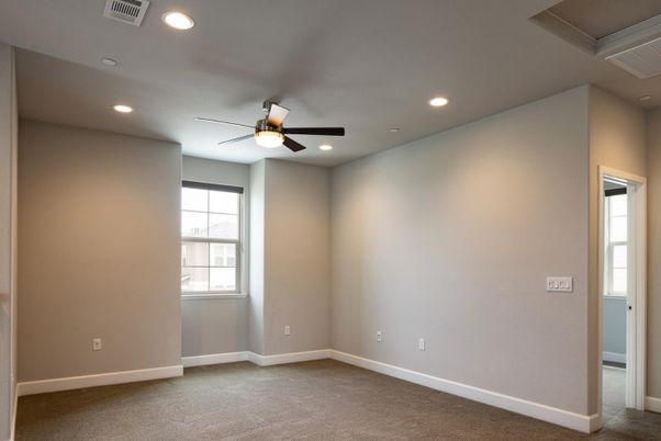 Empty room, Interior, Recessed Lighting