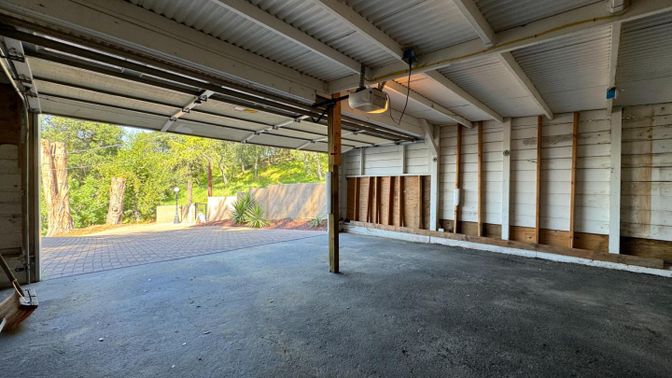 Garage, Interior