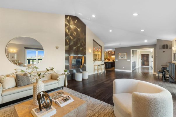 Interior, Living room, Recessed Lighting, Wood Texture Flooring