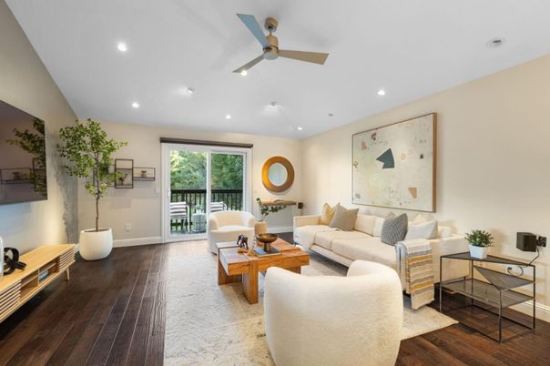 Interior, Living room, Recessed Lighting, Wood Texture Flooring