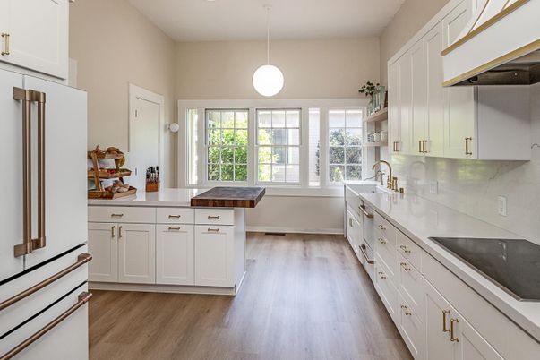 Interior, Kitchen, Pendant Lights, Wood Texture Flooring