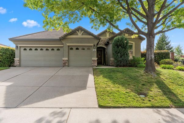 Attached, Exterior, Facade, Ranch