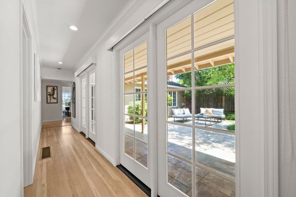 Interior, Recessed Lighting, Wood Texture Flooring