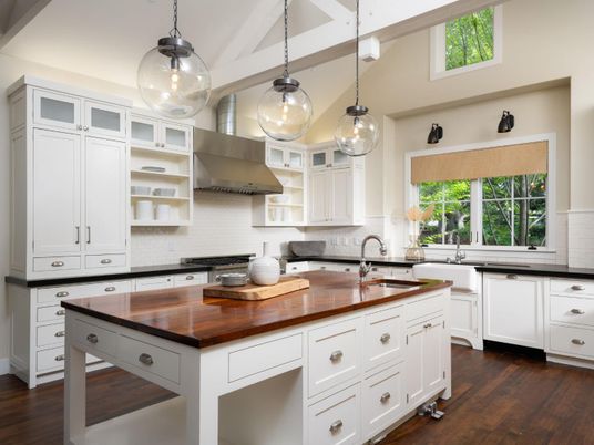 Chandelier, Dining room, Interior, Kitchen, Stainless Steel Appliances, Wood Texture Flooring