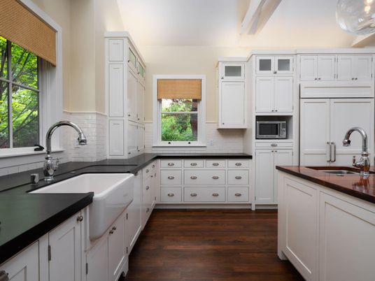 Chandelier, Dining room, Interior, Kitchen, Pendant Lights, Stainless Steel Appliances, Wood Texture Flooring