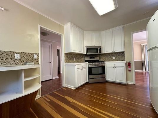 Interior, Kitchen, Stainless Steel Appliances, Wood Texture Flooring