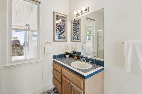 Bathroom, Interior, Tile Countertops