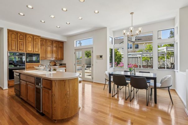 Chandelier, Dining room, Interior, Kitchen, Pendant Lights, Recessed Lighting, Wood Texture Flooring