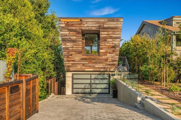 Attached, Exterior, Facade, Modern