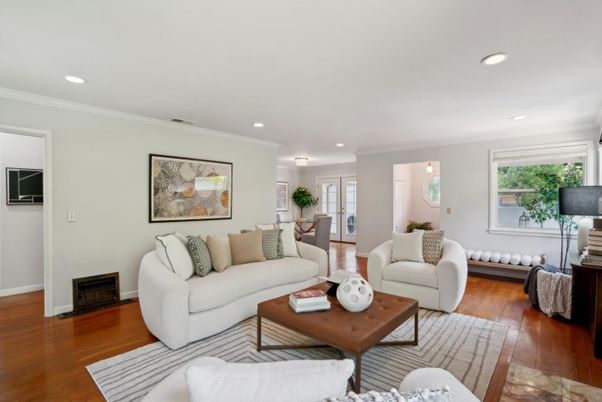 Interior, Living room, Recessed Lighting, Wood Texture Flooring