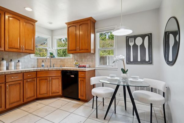 Dining room, Interior, Kitchen, Pendant Lights, Recessed Lighting, Tile Countertops