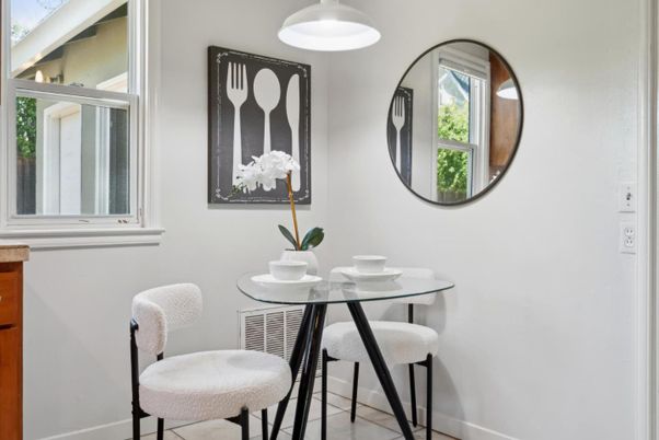 Dining room, Interior