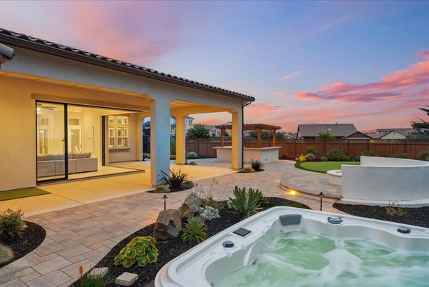 Exterior, Hot Tub