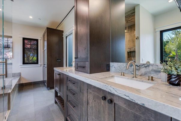 Bathroom, Dual Sink Vanities, Interior, Recessed Lighting