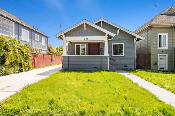 Exterior, Facade, American Craftsman