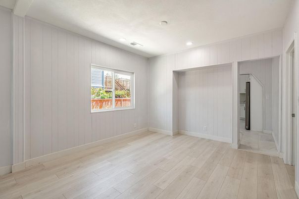 Empty room, Interior, Recessed Lighting, Wood Texture Flooring