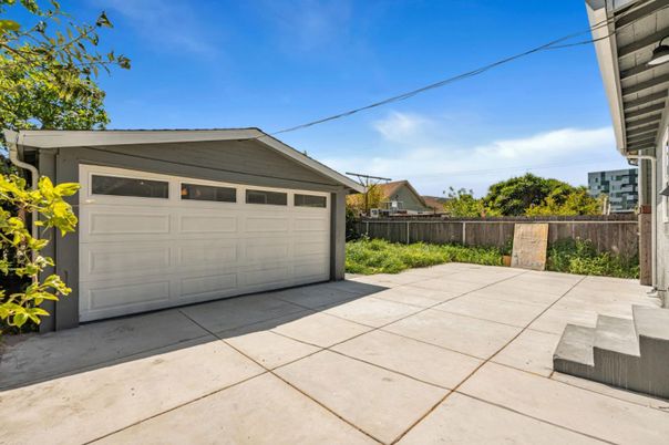 Detached Garage, Exterior