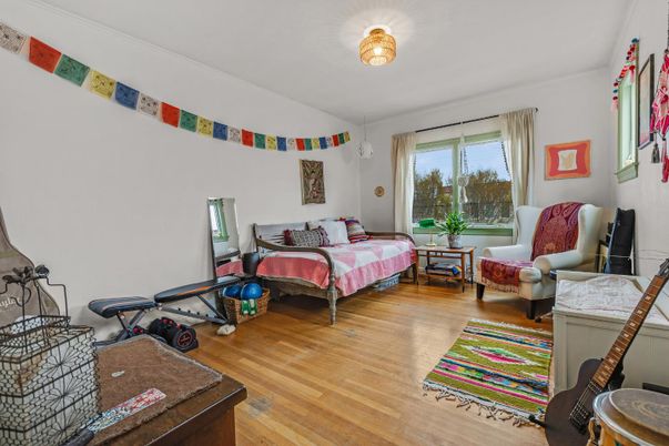 Bedroom, Fitness Equipment, Interior, Wood Texture Flooring