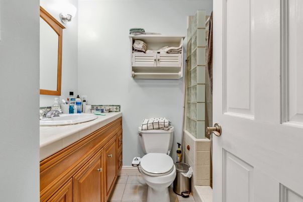 Bathroom, Interior, Tile Countertops
