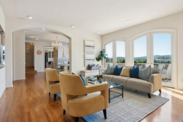 Chandelier, Dining room, Interior, Living room, Recessed Lighting, Wood Texture Flooring