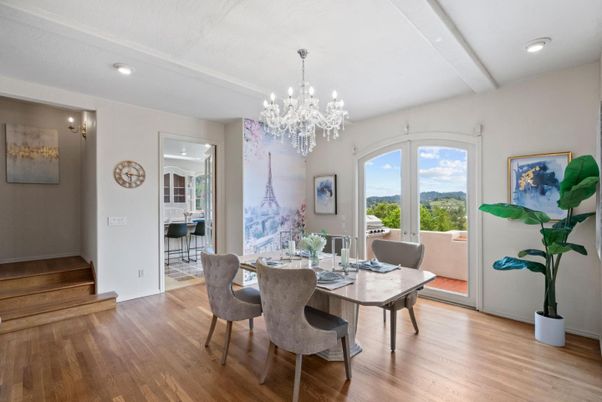Chandelier, Dining room, Interior, Recessed Lighting, Wood Texture Flooring