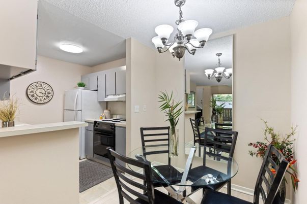 Chandelier, Dining room, Interior, Kitchen