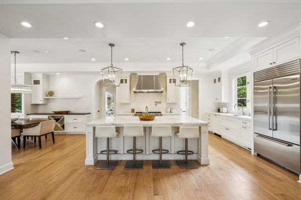 Chandelier, Dining room, Interior, Kitchen, Pendant Lights, Recessed Lighting, Stainless Steel Appliances, Wood Texture Flooring