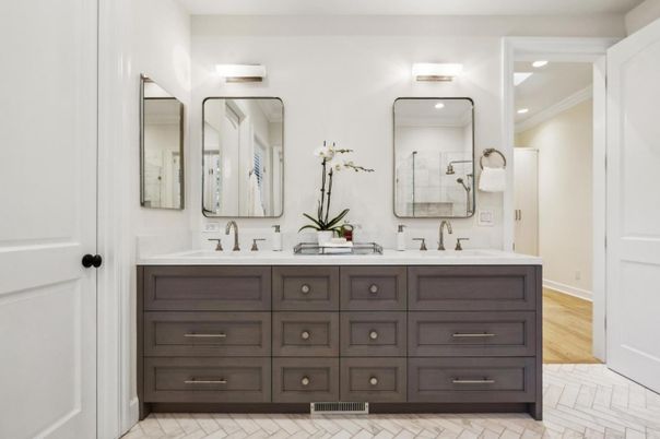 Bathroom, Dual Sink Vanities, Interior, Recessed Lighting