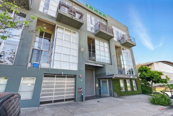 Attached, Exterior, Facade, Modern