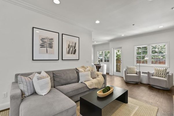 Interior, Living room, Recessed Lighting, Wood Texture Flooring