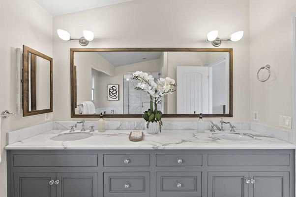 Bathroom, Dual Sink Vanities, Interior