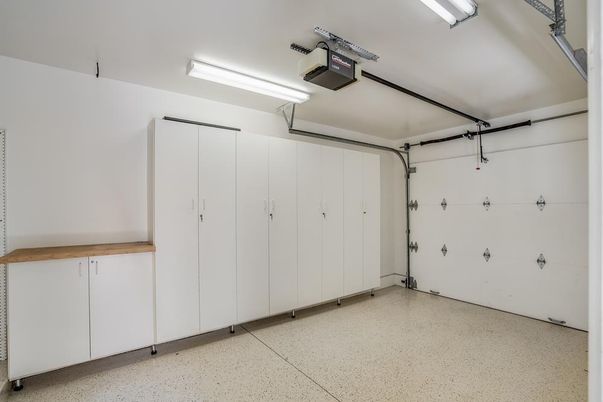 Garage, Interior