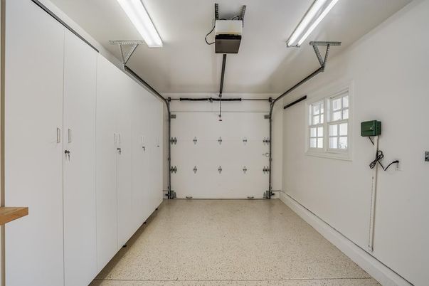 Garage, Interior