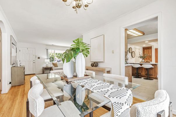 Chandelier, Dining room, Interior, Living room, Recessed Lighting, Wood Texture Flooring