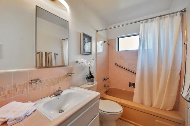 Bathroom, Interior, Tile Countertops