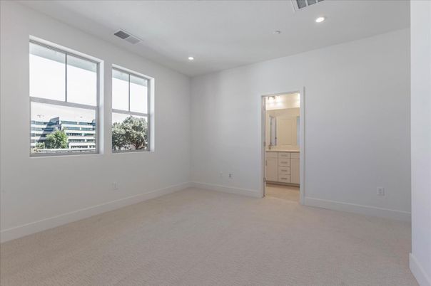 Empty room, Interior, Recessed Lighting