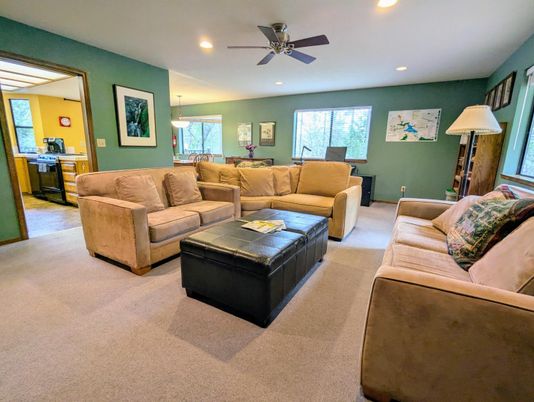 Interior, Living room, Pendant Lights, Recessed Lighting