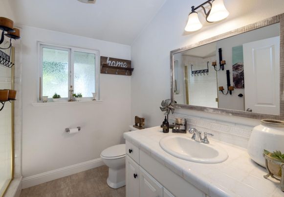 Bathroom, Interior, Tile Countertops