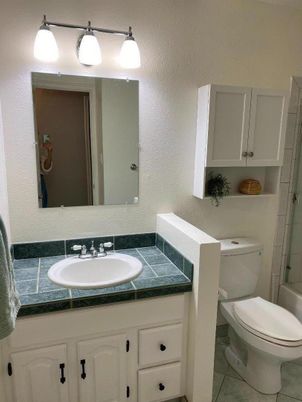Bathroom, Interior, Tile Countertops