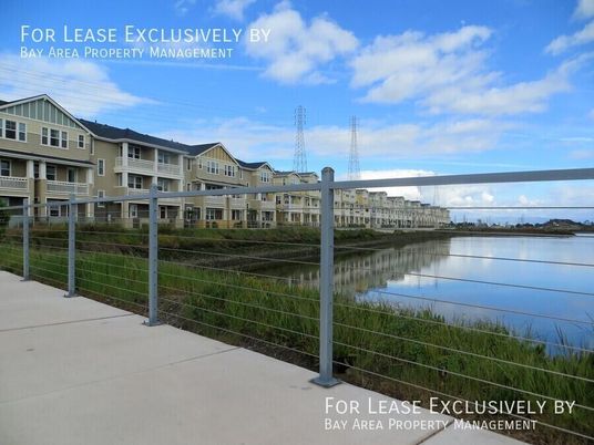 Exterior, Lake